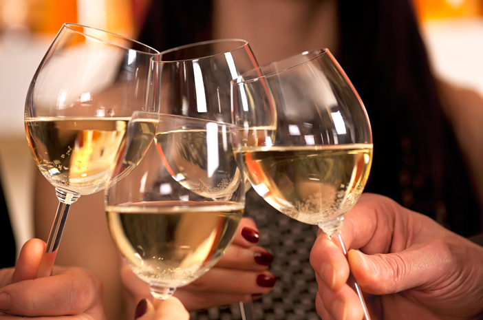 Feiern Sie das neue Jahr mit Wein, kennen Sie die Vorteile