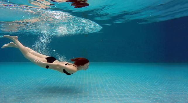 Zbyt długie pływanie może spowodować hipotermię?