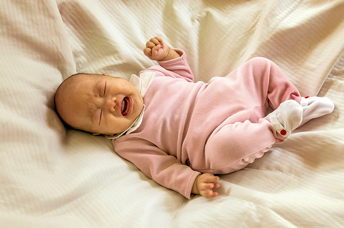הכר את הסימפטומים של מחלת חומצת קיבה אצל תינוקות
