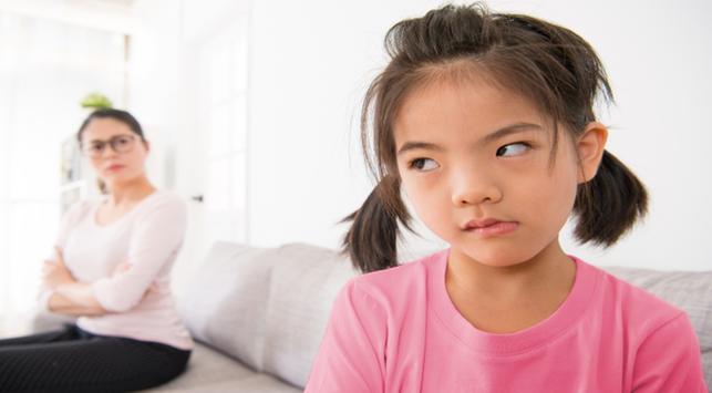 Vorsicht, 6 Verhaltensweisen von Kindern, die nicht ignoriert werden sollten