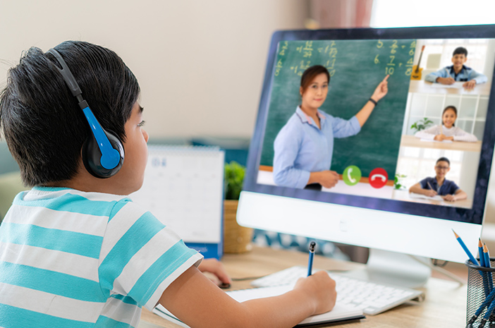 Nauka online w domu, to jej wpływ na rozwój poznawczy dzieci