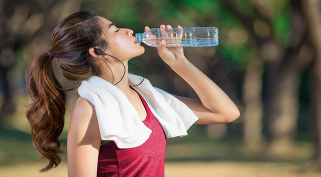 운동 후, 얼마나 많은 물을 마셔야합니까?