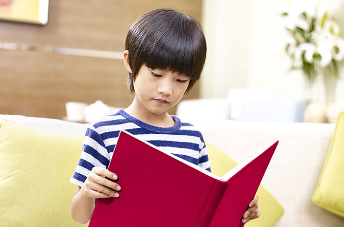 Переваги читання книг для розвитку дитини