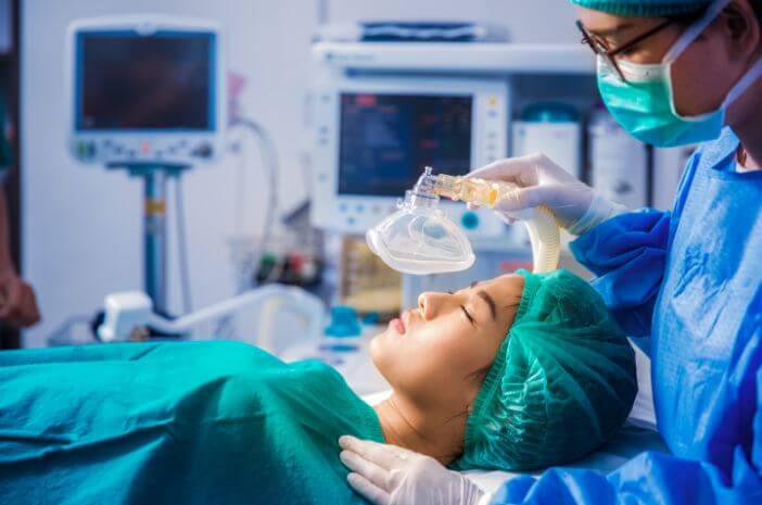 Chirurgia plastică eșuată poate provoca umflarea creierului