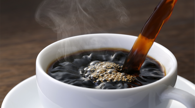 Klopt het dat veel koffie drinken de huid dof kan maken?