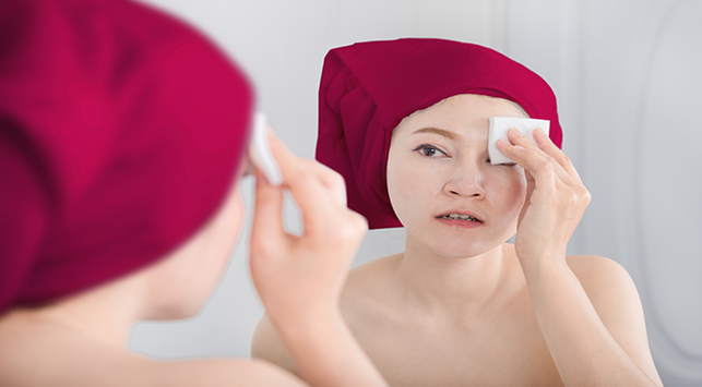 5 conseils pour nettoyer le maquillage tenace