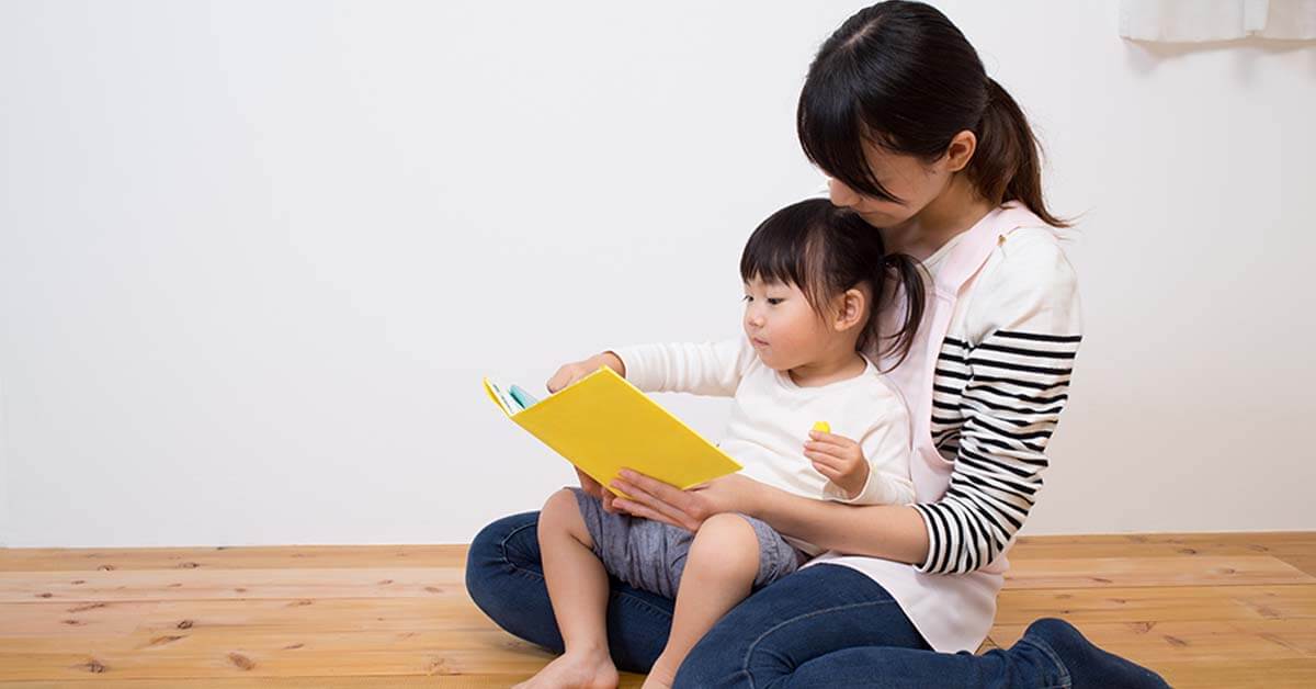 När är den effektiva tiden att läsa sagor för barn?