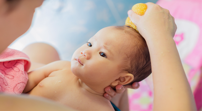 Babys kroppsdelar att vara uppmärksam på när du badar
