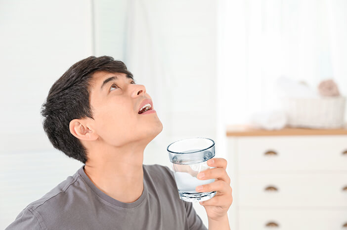 Полоскание горла соленой водой, эффективно ли лечить паротит?